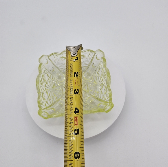 Vintage EAPG Vaseline Glass Daisy And Cross Pattern Trinket Dish Glows - Picture 5 of 8